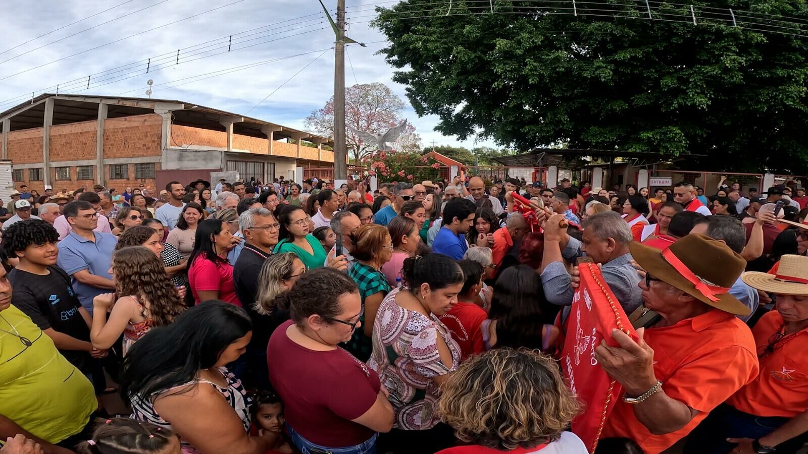 Imagem de compartilhamento para o artigo Festa do Divino Espírito Santo da Comunidade Quilombola de Santa Tereza reúne milhares de fiéis e mantém viva devoção da MS Todo dia